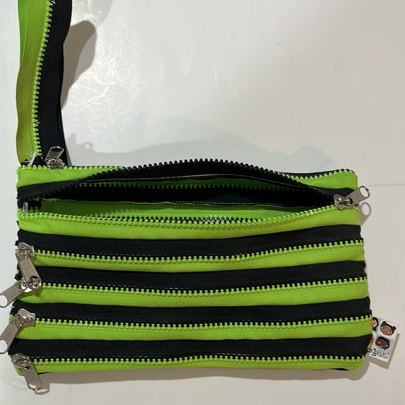 Zippered wristlet-clutch - Picture 7 of 10